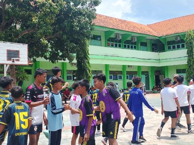 SMP Plus Ibnu Kholdun Al Hasyimi Mengikuti Lomba Futsal Tingkat SMP Se Wilayah Barat